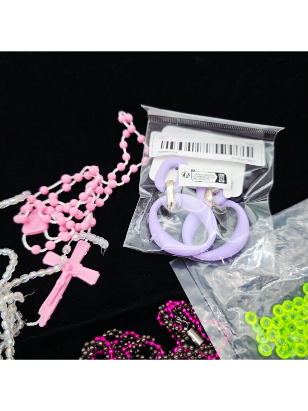 Mixed Lot Loose Beads Plastic Lucite UV Glow Pearls Flowers Necklace Magnetic - Picture 6 of 13